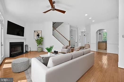 2nd image of 47697 Whirlpool Sq