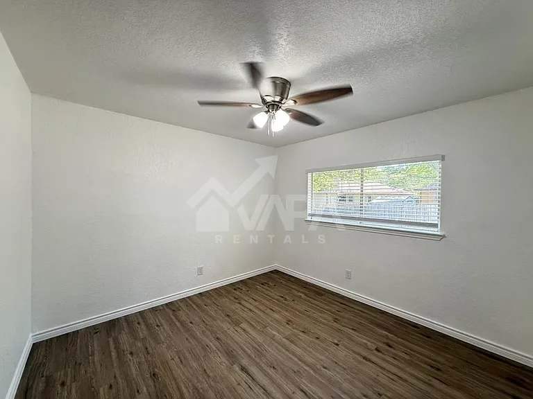 209 High Oak — Photo 15