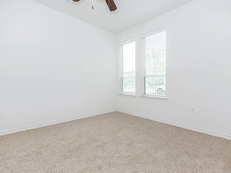 Richcrest Apartments — Photo 39