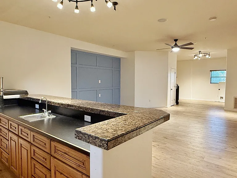 3041 W Simon Cir — Photo 5