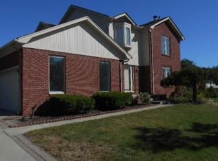 2149 Camelot Dr, Troy, MI