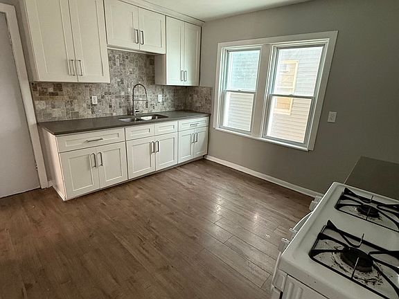 3rd image of 34 Geary St Unit 1
