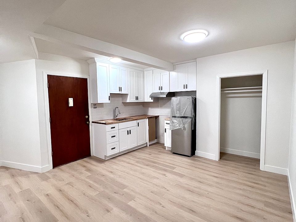 1st image of 146 Gardiner Ave #12
