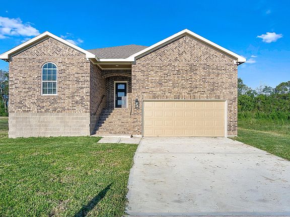 2nd image of 303 County Road 6242