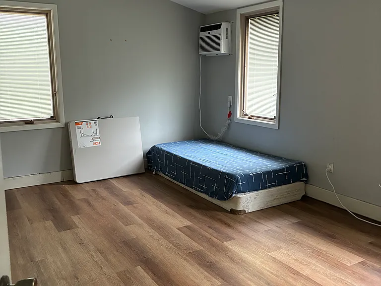 Freshman Ln — Photo 11