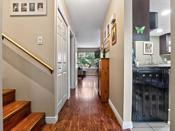 5th image of 461 Carlsen Pl