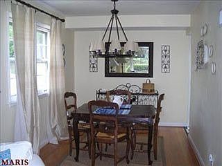 4th image of 411 Rollingwood Ln