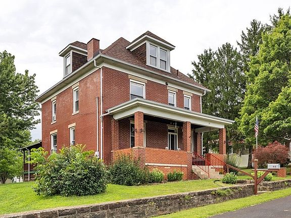 3rd image of 418 Walnut Ave