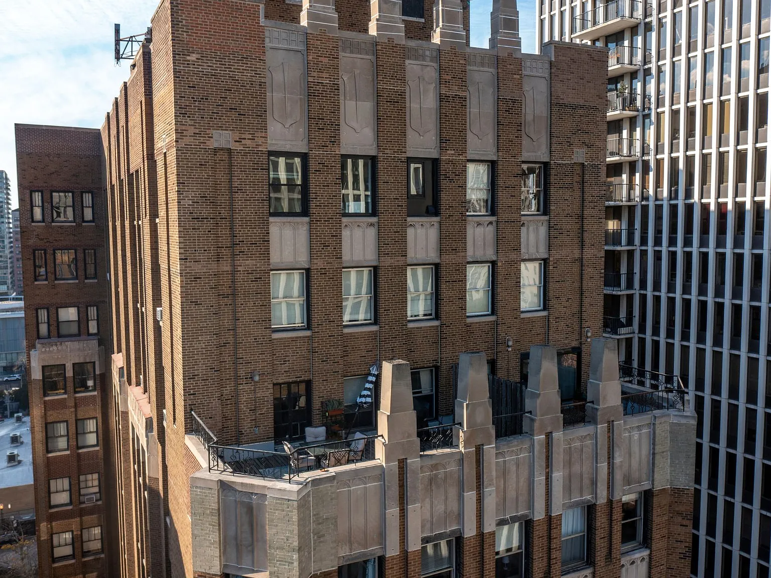 Canterbury Court Apartments — Photo 3
