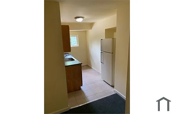Building Photo - 6102 Germantown Ave #3