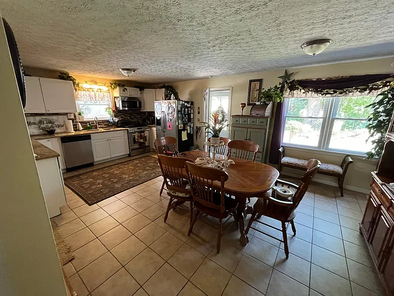 615 Parkside Dr — Photo 13