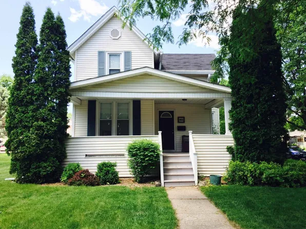 903 Franklin St, Cedar Falls, IA 50613