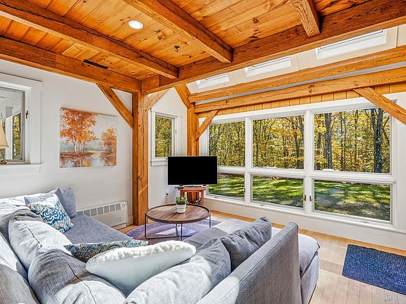 5th image of 156 Prospect Hill Road