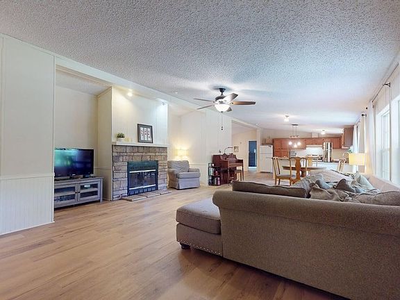3rd image of 4805 Love Branch Rd