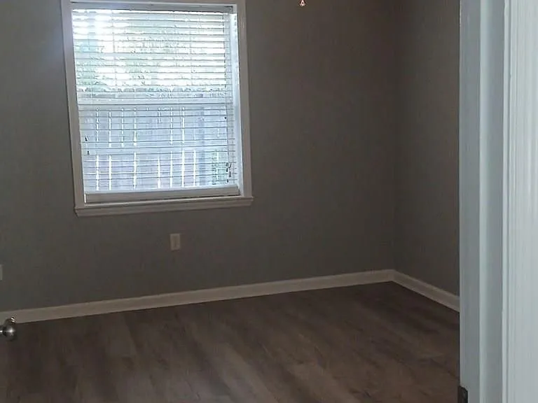 131 Rolland St — Photo 5