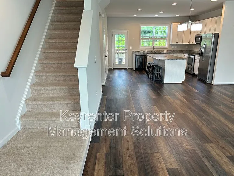 213 Willowshire Ct — Photo 16