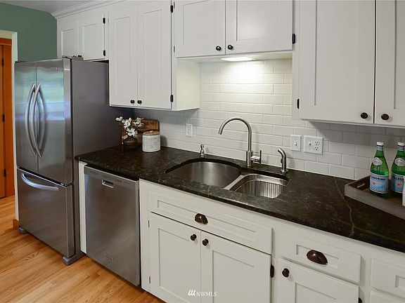 2nd image of 9209 NE 183rd St