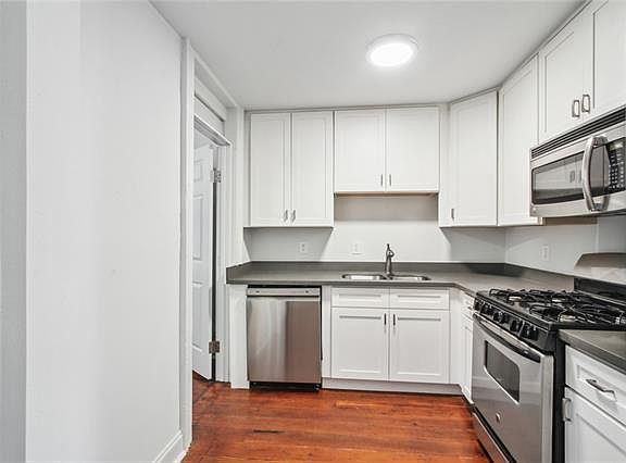 5th image of 821 Felicity St