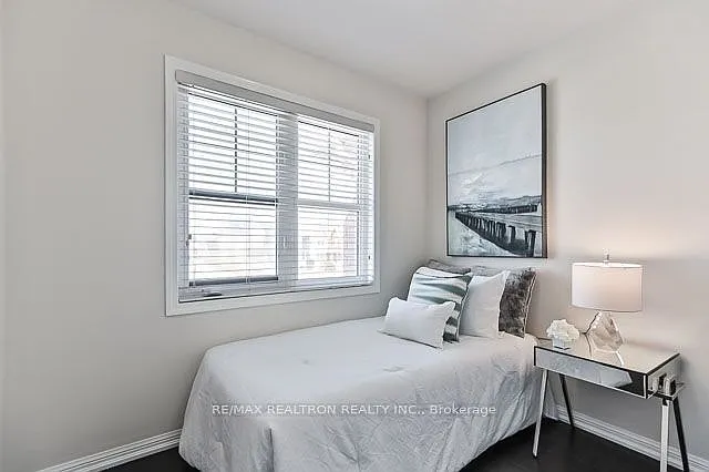 76 Gas Lamp Ln — Photo 13