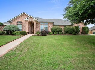 5621 Plantation Dr, Waco, TX 76708
