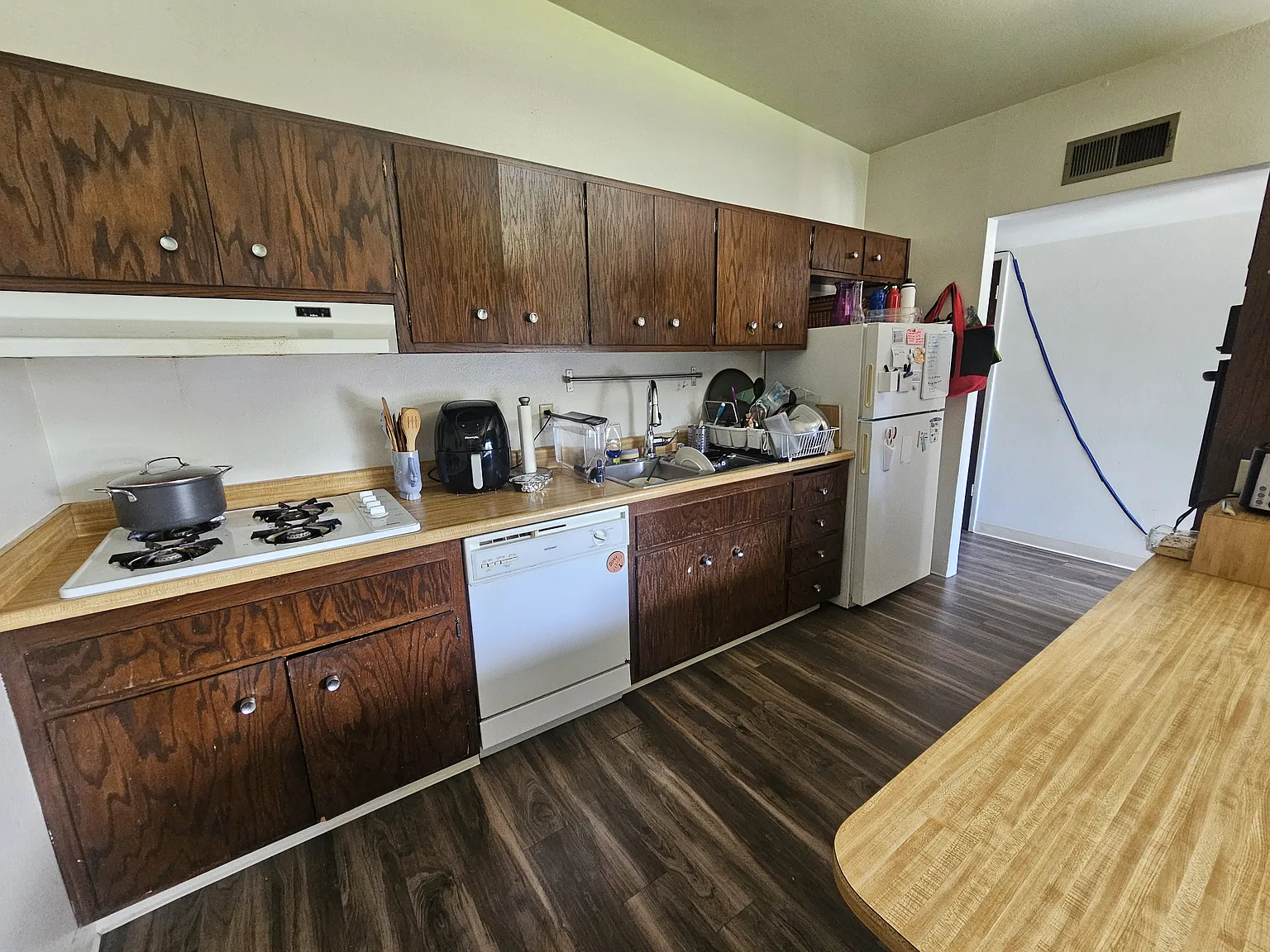 3 bed, $2,300 — Photo 4