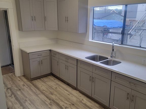 5th image of 4102 S Normandie Ave