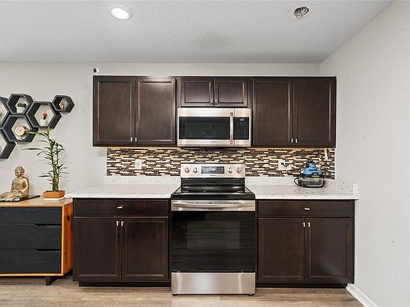 4th image of 3075 FIELDWOOD CIRCLE