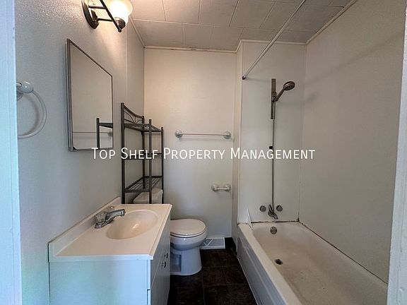 4th image of 2319 E 40th Ct