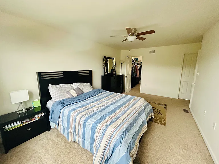 1060 Granite Dr — Photo 2