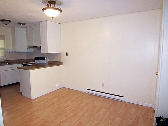 3rd image of 706 Ferndale Ct