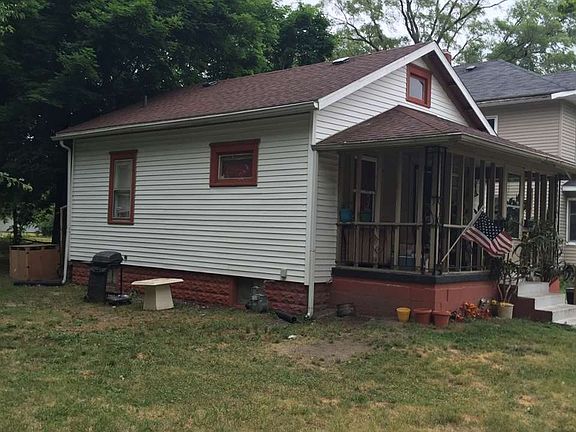 5th image of 1022 W Blaine Ave