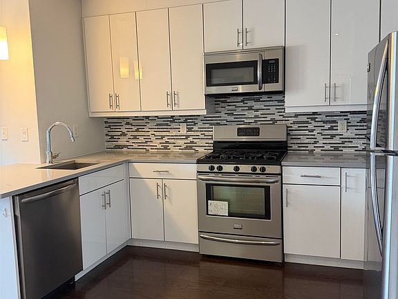 3rd image of 407 56th St APT 308
