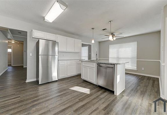 2nd image of 4711 Chantz Dr