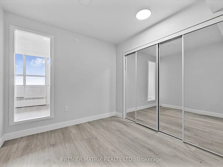 65 Thorncliffe Park Dr #608 — Photo 15