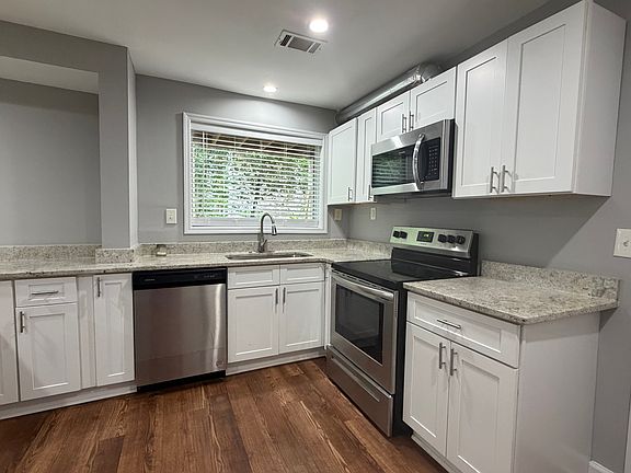 5th image of 436 Sycamore Dr #436