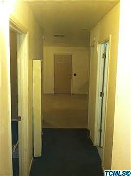 4th image of 304 S Douty St