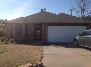 800 Rambling Ct, Granbury, TX 76049