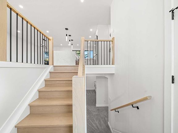 3rd image of 5204 Barron Dr NW