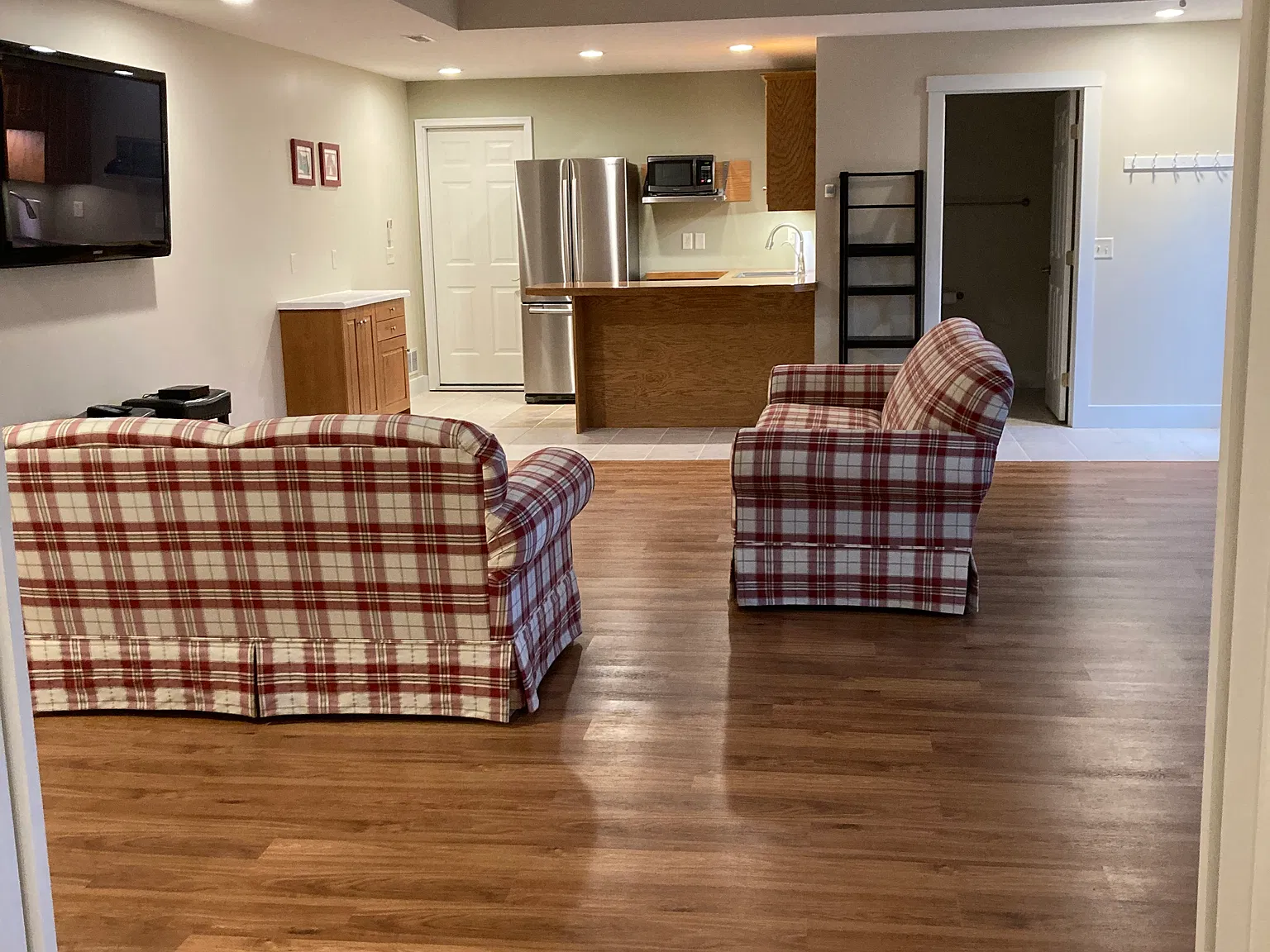 1 bed, 700 sqft, $1,200 — Photo 1