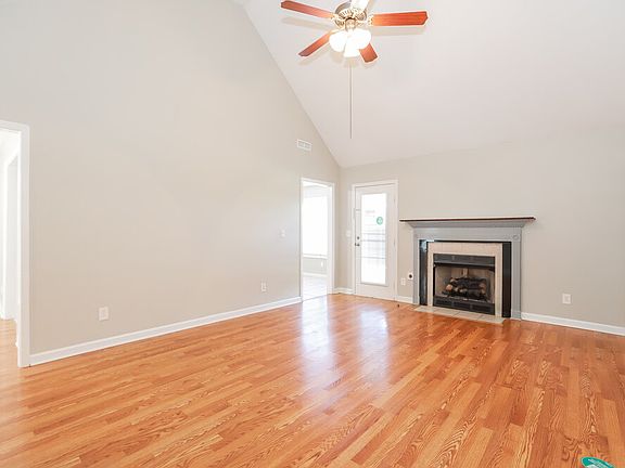5th image of 9006 Nevada Ave