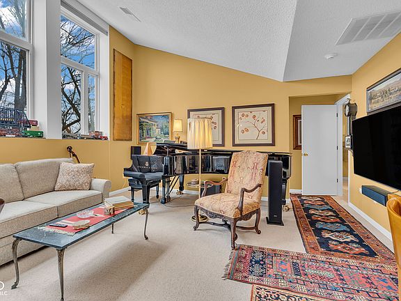 3rd image of 111 S Spring St APT 204
