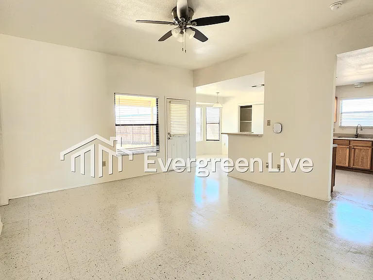 2263 Taos Ct — Photo 5