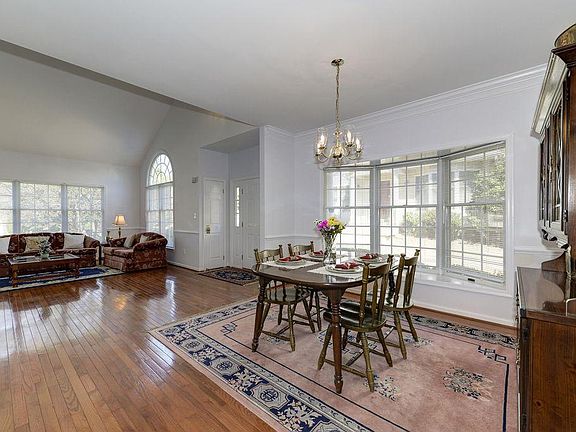 4th image of 3725 Millpond Ct