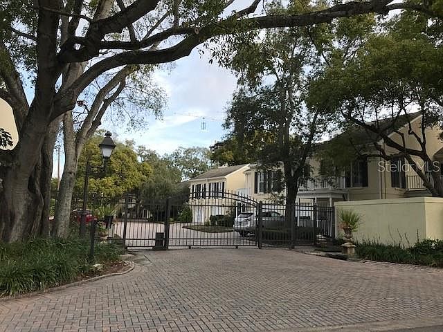 1st image of 3531 Village Way