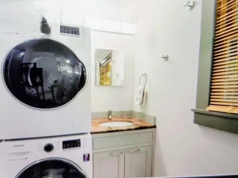 Washer/Dryer in unit