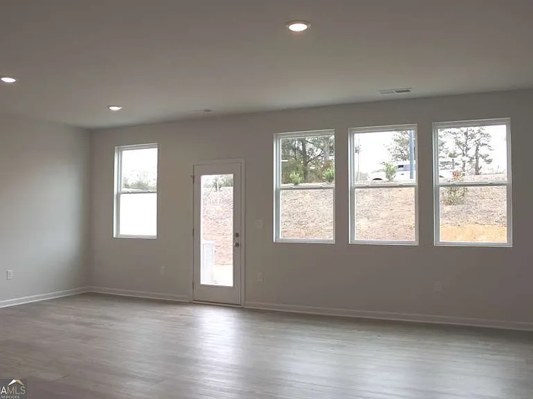 731 Point Place Dr — Photo 7