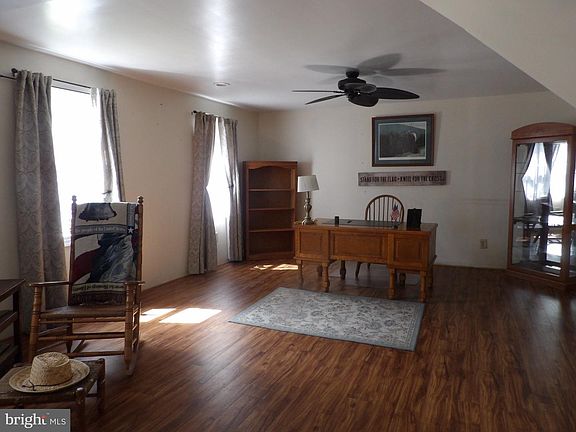 3rd image of 40 Detmold St