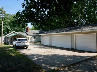 604 N Mill Iron Rd, Muskegon, MI 49442