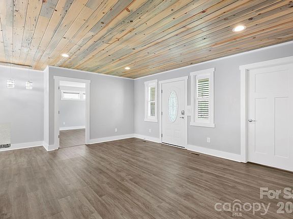 5th image of 1844 Willow Rd