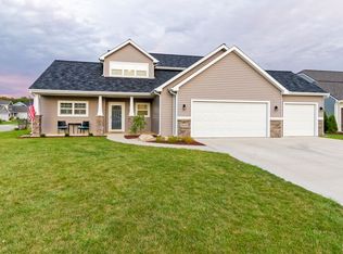 1018 Woodland Pass, Fort Wayne, IN 46818